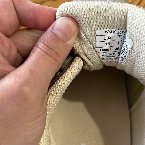 VIONIC 23Walk Shoes- Women Size 8.5- LIKE NEW - Picture 5 of 5